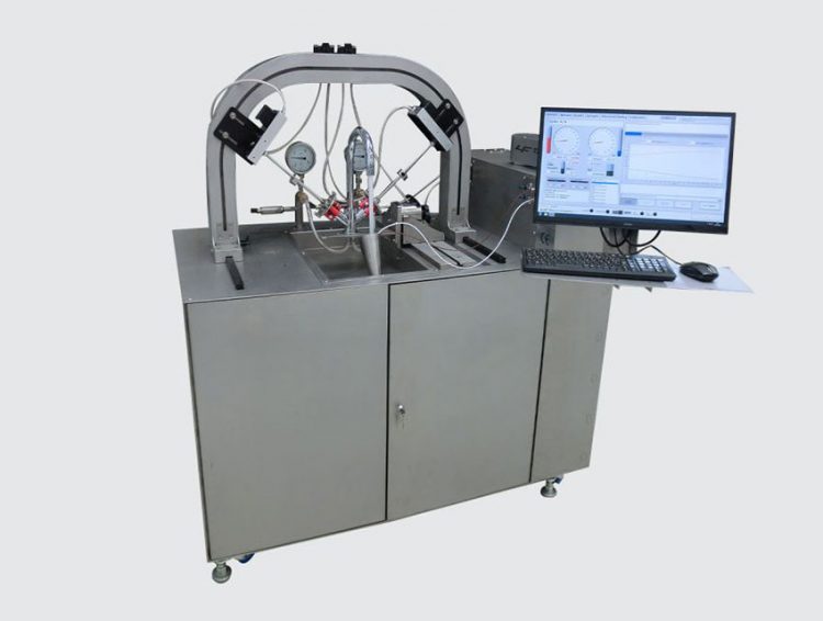 Hydraulic test bench for sanitary fittings